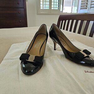 Women's 8 1/2 AA Black Patent Leather Pumps Ferragamo; Carla style